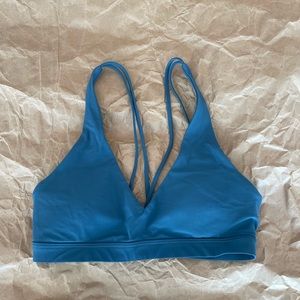 Lululemon sports bra size 4